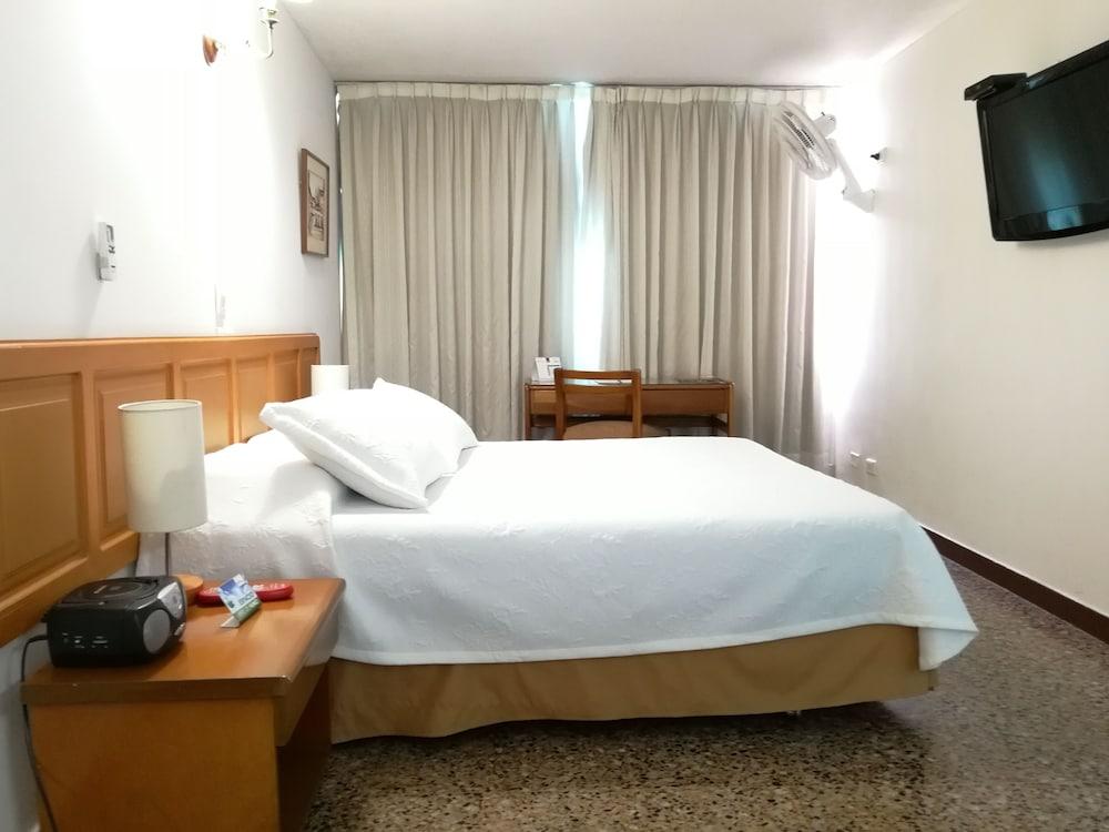 Hotel Villavicencio Plaza 外观 照片